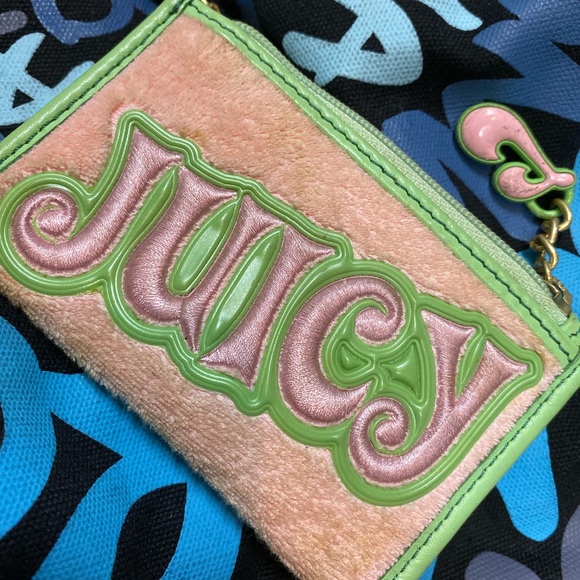 Juicy Couture Handbags - Juicy Couture Coin Purse Juicy Couture Handbags - Juicy Couture Coin Purse